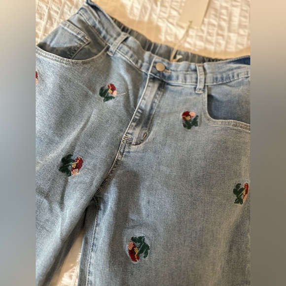 Floral Embroidered Denim Size Small - Picture 9 of 11